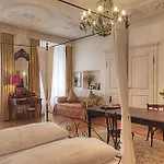 Orphee - Grosses Haus Otel 3*