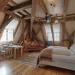 Orphee - Grosses Haus Otel 3*