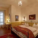 Otel Orphee - Grosses Haus