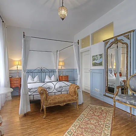 Orphee - Grosses Haus 3* Řezno