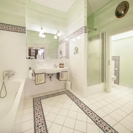 Orphee - Grosses Haus Hotell 3*