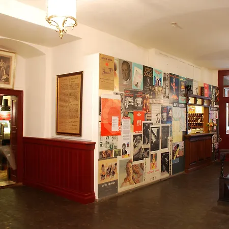 Orphee - Grosses Haus מלון רגנסבורג