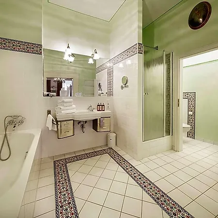 فندق Orphee - Grosses Haus 3*