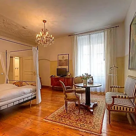 Orphee - Grosses Haus Ξενοδοχείο 3*