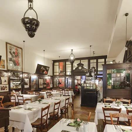 Orphee - Grosses Haus Otel 3*