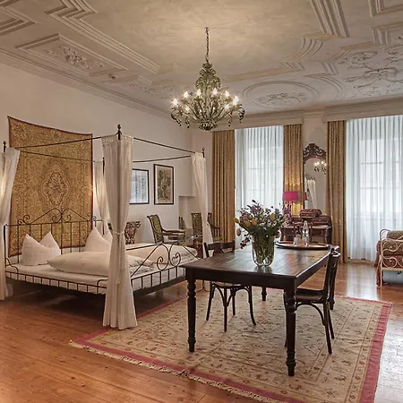 Orphée - Großes Haus Hotel Ratisbonne