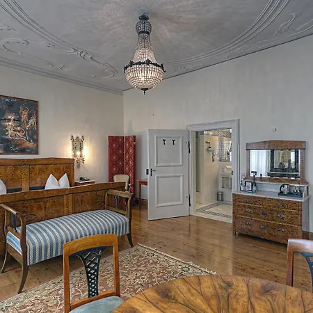 Otel Orphee - Grosses Haus
