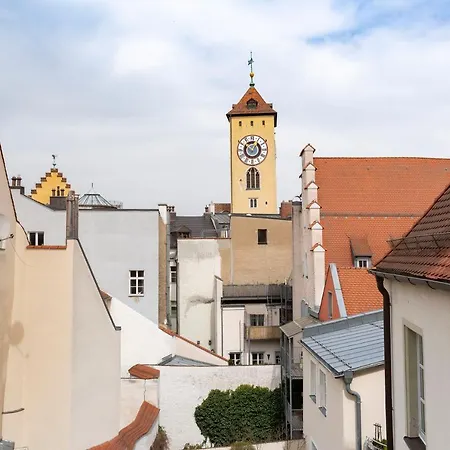 Orphee - Grosses Haus