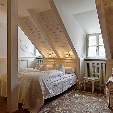 Orphee - Grosses Haus Otel