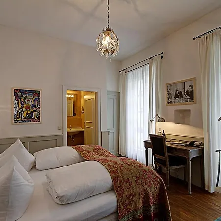 Orphée - Großes Haus 3*