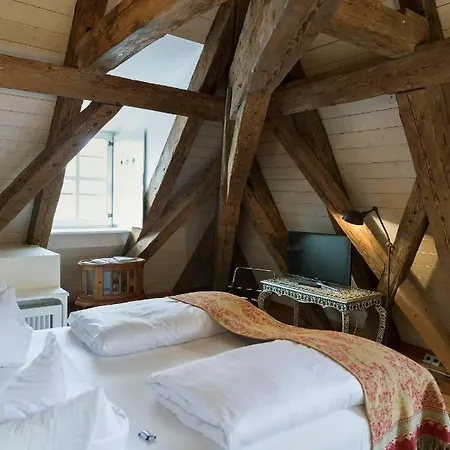 Orphée - Großes Haus Hotel 3*