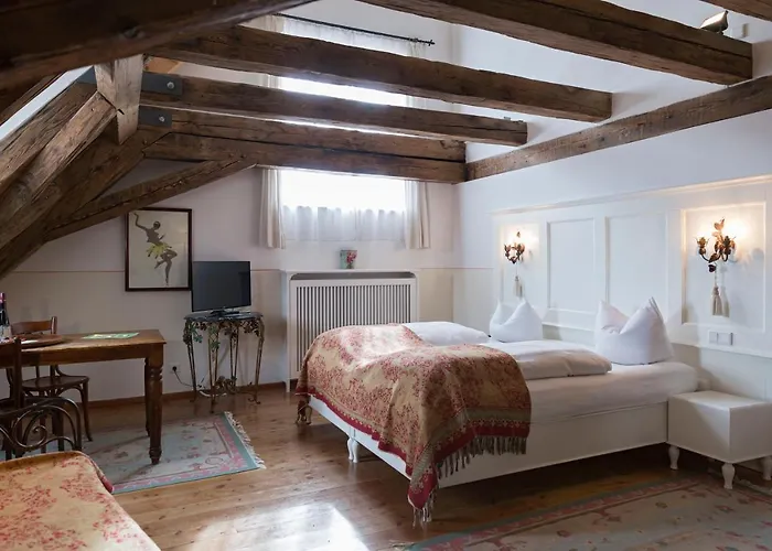 Orphee - Grosses Haus מלון