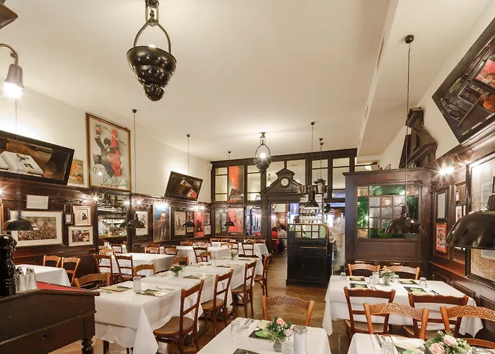 Orphee - Grosses Haus מלון