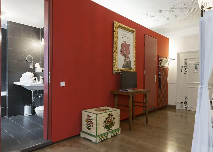 Orphee - Grosses Haus 3*