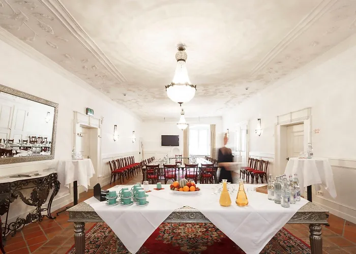 Orphee - Grosses Haus מלון