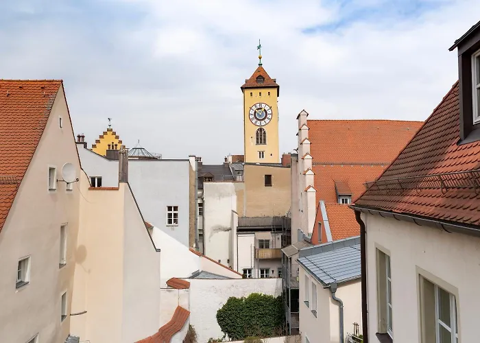 Orphee - Grosses Haus 3*