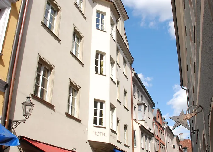 Orphée - Großes Haus Hotel Ratisbona