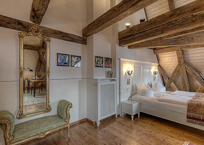 Orphee - Grosses Haus מלון