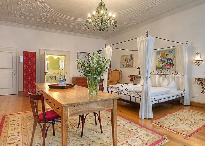 Orphee - Grosses Haus 3*