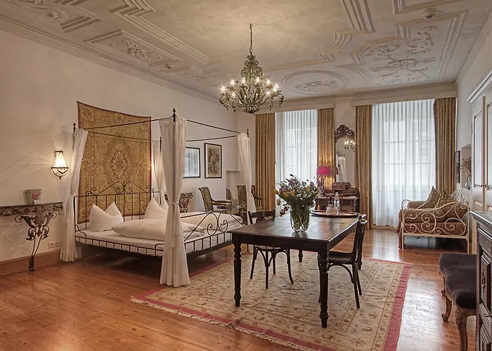 Orphée - Großes Haus Hotel Ratisbona