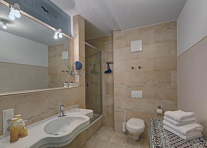 Orphee - Grosses Haus מלון רגנסבורג