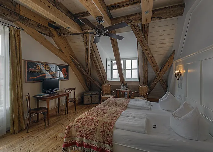 Orphée - Großes Haus Hotel