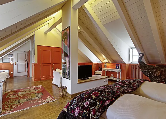 Orphee - Grosses Haus