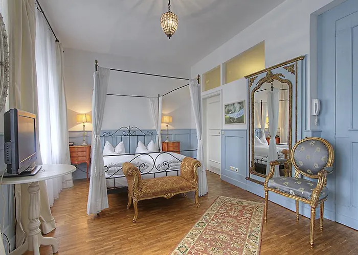 Orphee - Grosses Haus 3* Řezno