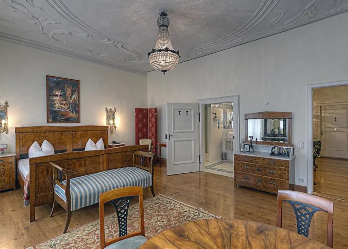 Hotel Orphee - Grosses Haus